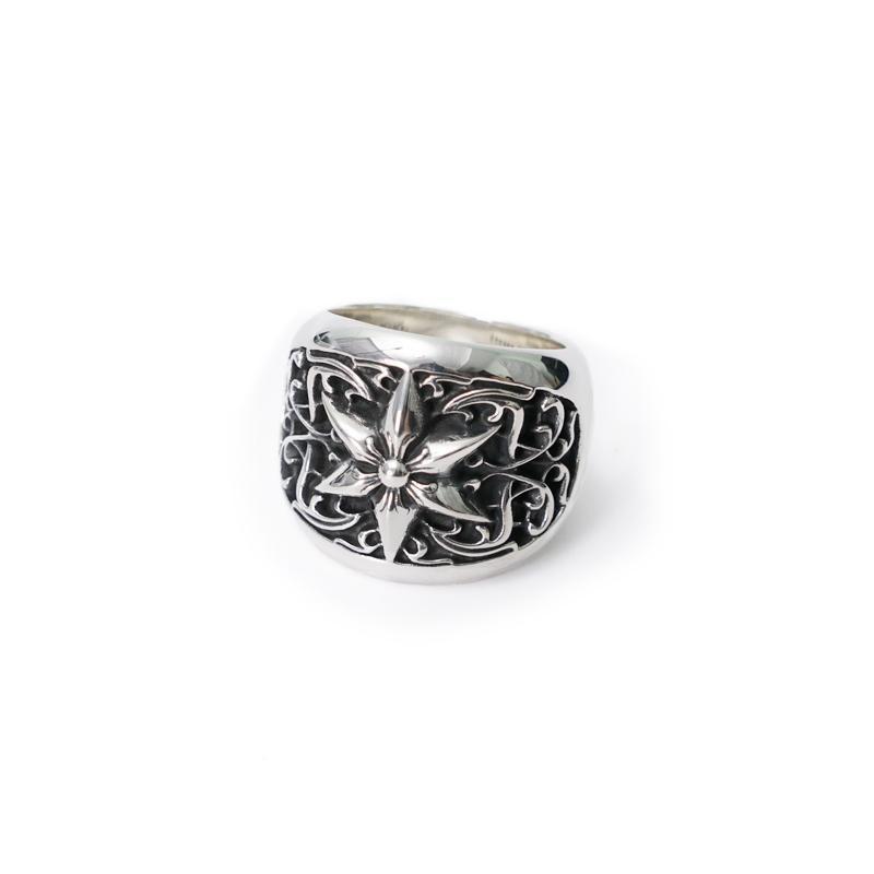 Classic Oval Star Ring