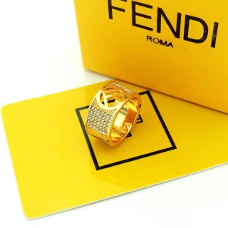 FENDI Pavé Spiral Embrace Ring