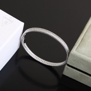 Van Cleef & Arpels Radiant Beadline Bangle