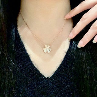 Van Cleef & Arpels Petal Whisper Diamond Flower Necklace