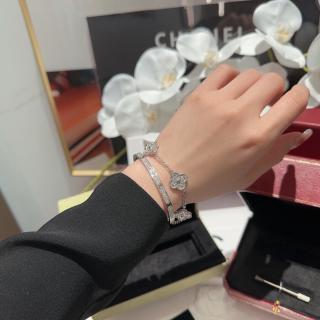 Van Cleef & Arpels Floral Symphony Five Blossom Bracelet