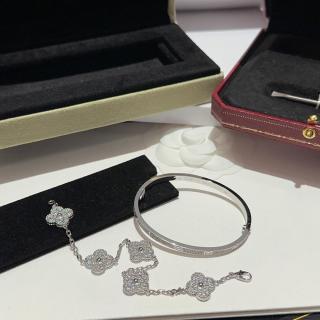Van Cleef & Arpels Floral Symphony Five Blossom Bracelet