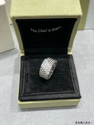 Van Cleef & Arpels Pavé Beadwork Band Ring