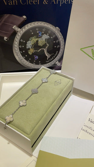 Van Cleef & Arpels Pearl Clover Link Bracelet