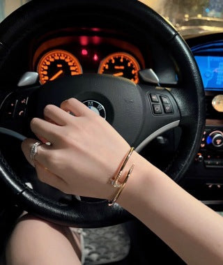 Cartier Clou Élan Slim Open Bracelet