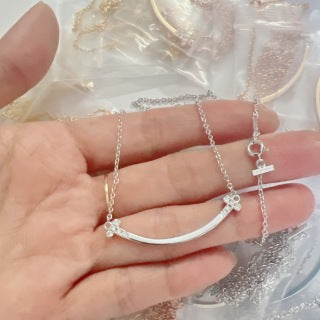 Tiffany T Smile Diamond Pendant Necklace – Elegant Luxury Jewelry