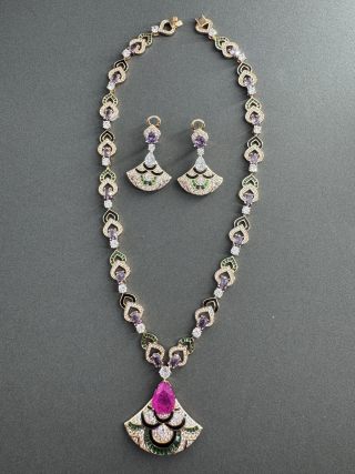 Bvlgari Ruby Fan Gemstone Necklace – Elegant Luxury Jewelry