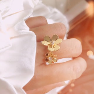 Van Cleef & Arpels Floral Trio Blossom Ring