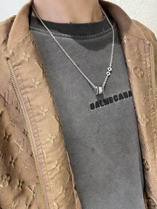 Bvlgari Silver Black Circle Pendant Necklace – Elegant Luxury Jewelry