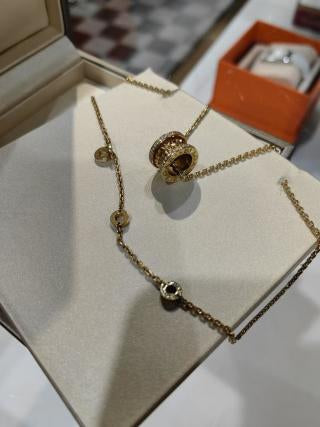Bvlgari Gold Minimalist Pendant Necklace – Elegant Luxury Jewelry