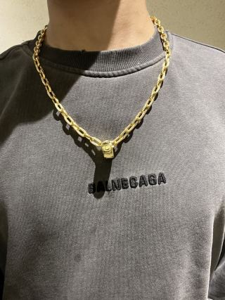 Bvlgari Gold Geometric Link Pendant Necklace – Elegant Luxury Jewelry