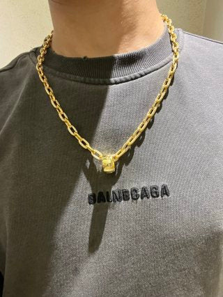 Bvlgari Gold Geometric Link Pendant Necklace – Elegant Luxury Jewelry