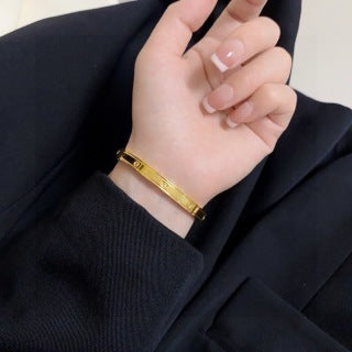 Cartier Love Meridian Slim Screw Bracelet