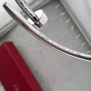 Cartier Clou Signature Élégance Slim Bracelet