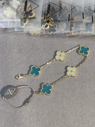Van Cleef & Arpels Alhambra 5-Motif Bracelet in Turquoise and Diamonds