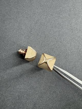 Hermès Polished V-Frame Stud Earrings