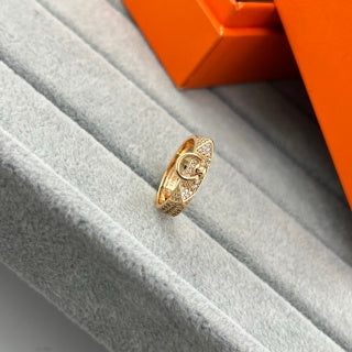 Hermès Kelly Twisted Pavé Ring