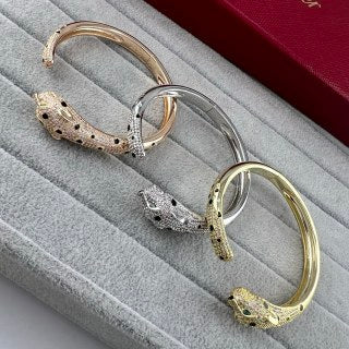 CARTIER Selvara Panther Embrace Bangle