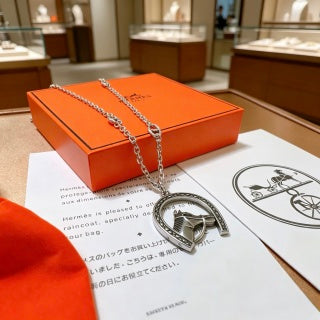 Hermès Equestrian Arc Horseshoe Pendant Necklace