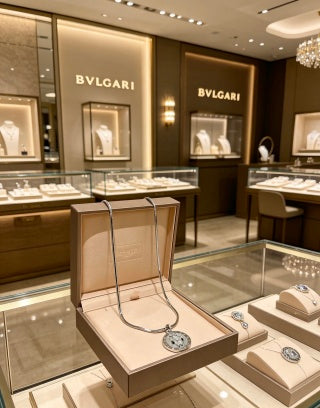 Bvlgari Silver Medallion Pendant Necklace – Elegant Luxury Jewelry