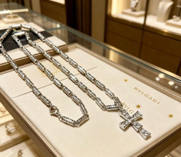 Bvlgari Silver Cross Pendant Statement Necklace – Elegant Luxury Jewelry