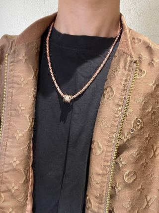 Bvlgari Rose Gold Black Accent Chain Necklace – Elegant Luxury Jewelry