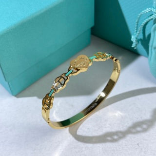 Tiffany Heart Tag Link Bracelet – Classic Luxury Chain Jewelry