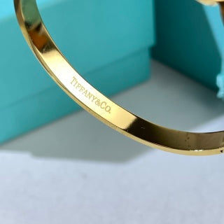 Tiffany Diamond Medallion Cuff Bracelet – Elegant Luxury Statement Jewelry