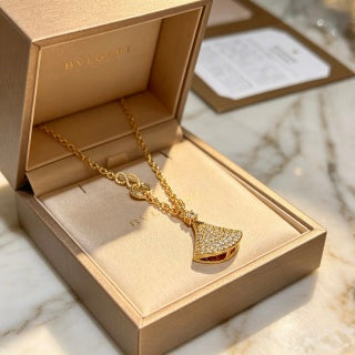 Bvlgari Divas’ Dream Gold Pendant Necklace – Timeless Italian Elegance