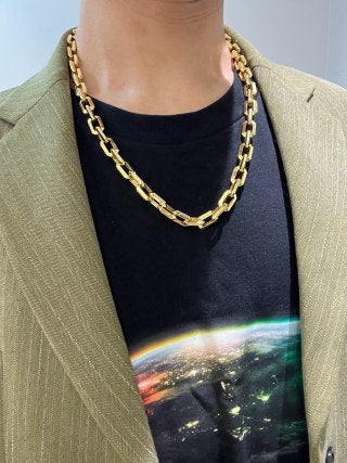 Bvlgari Gold Geometric Link Chain Necklace – Elegant Luxury Jewelry
