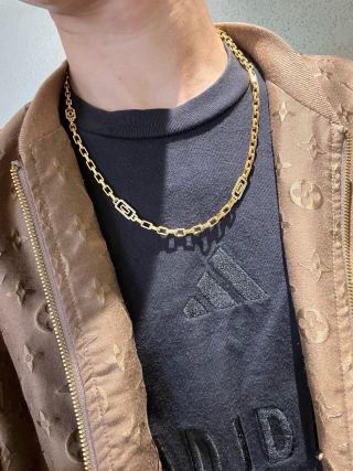 Bvlgari Gold Geometric Link Necklace – Elegant Luxury Jewelry