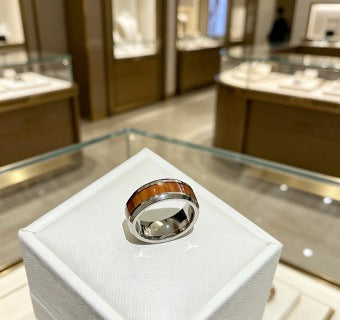 Bvlgari B.zero1 Brown Ceramic Spiral Ring – Elegant Luxury Jewelry
