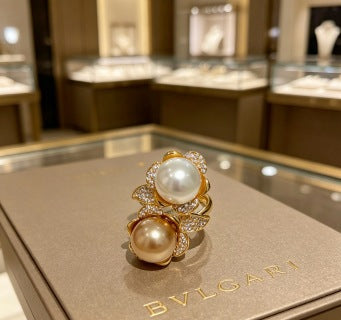 Bvlgari Pearl Bloom Gold Brooch – Elegant Luxury Jewelry
