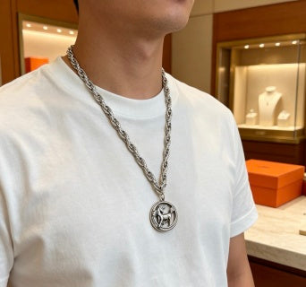 Hermès Medallion Chain Pendant Necklace