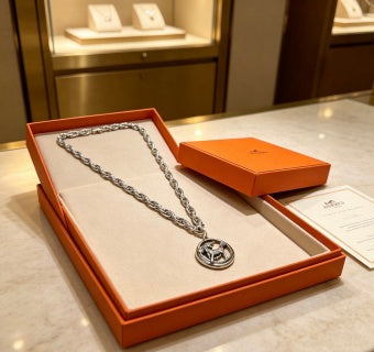 Hermès Medallion Chain Pendant Necklace