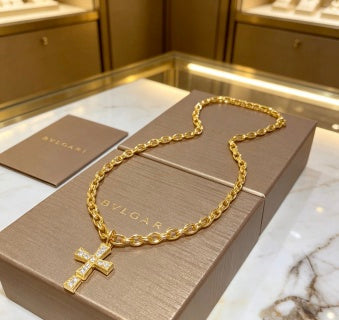 Bvlgari Gold Cross Pendant Chain Necklace – Elegant Luxury Jewelry