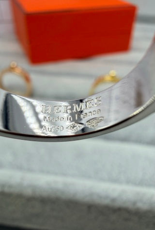 Hermès Signature H Detail Wide Band Ring