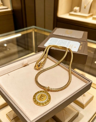 Bvlgari Bvlgari Circle Pendant Gold Necklace – Elegant Luxury Jewelry