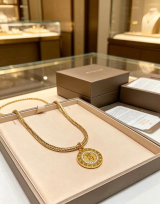 Bvlgari Bvlgari Circle Pendant Gold Necklace – Elegant Luxury Jewelry