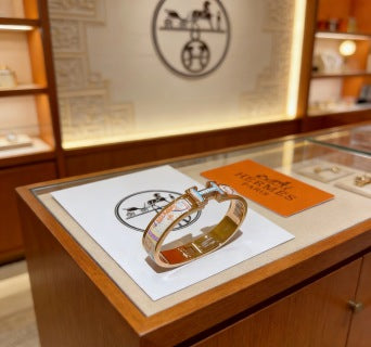 Hermès White Enamel Signature Hinge Bracelet