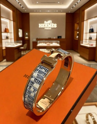 Hermès Lizard Leather Contrast Edge Bracelet