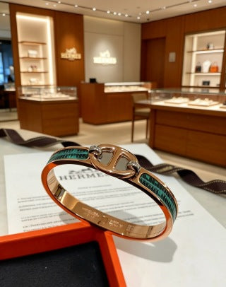 Hermès Lizard Leather Signature Toggle Bracelet
