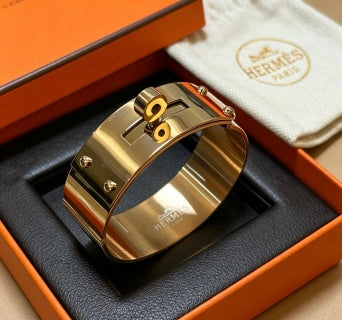 Hermès Luxe Gold Structured Cuff Bracelet 21mm