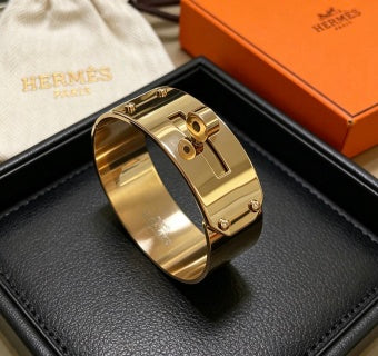 Hermès Luxe Gold Structured Cuff Bracelet 21mm