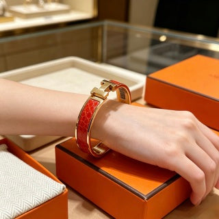 Hermès Rouge Lizard Leather Clic H Bracelet