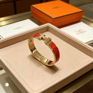 Hermès Rouge Lizard Leather Clic H Bracelet