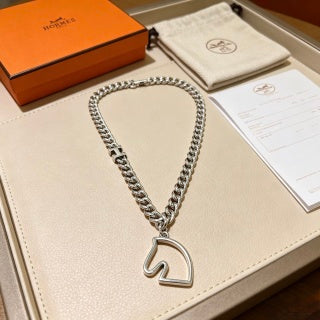 Hermès Equestrian Link Horseshoe Pendant Necklace