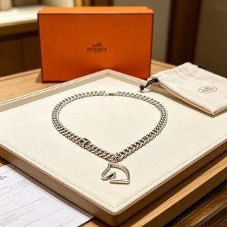 Hermès Equestrian Link Horseshoe Pendant Necklace