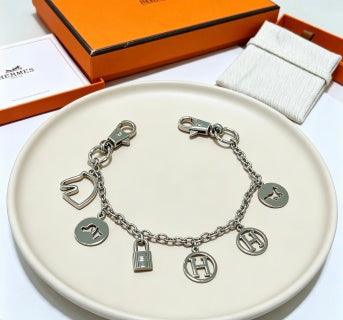 Hermès Heritage Charm Link Necklace